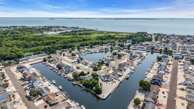 115 Hatteras Road, Barnegat, NJ 08005