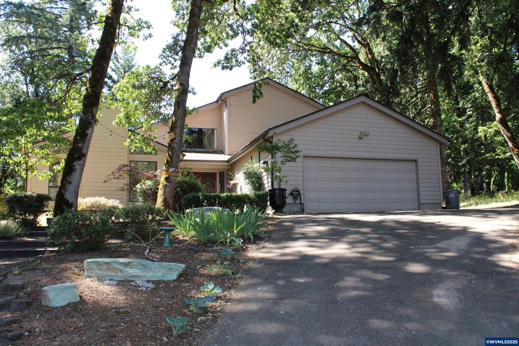5066 Picadilly Cir NW, Albany, OR 97321