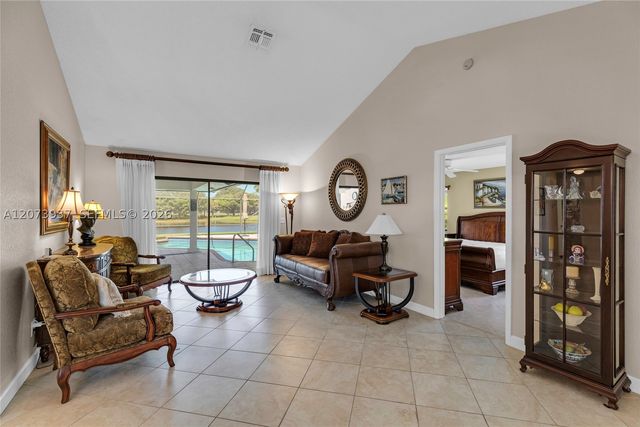 2140 SW 97th Ln, Davie, FL 33324