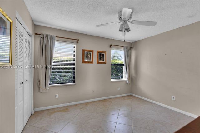2140 SW 97th Ln, Davie, FL 33324