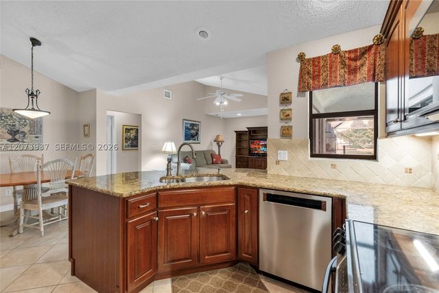 2140 SW 97th Ln, Davie, FL 33324