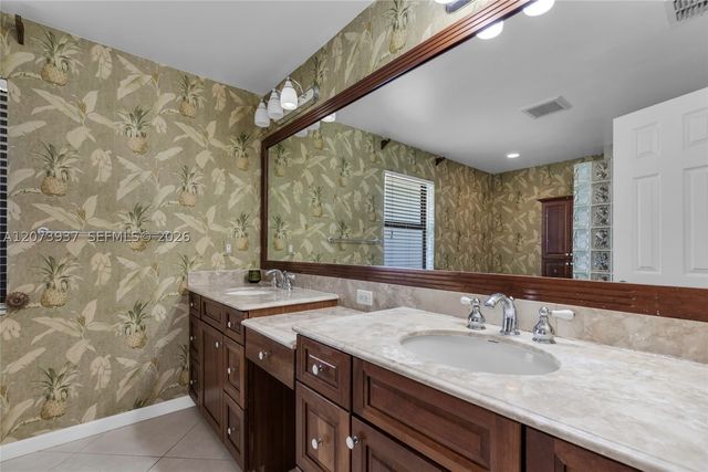 2140 SW 97th Ln, Davie, FL 33324