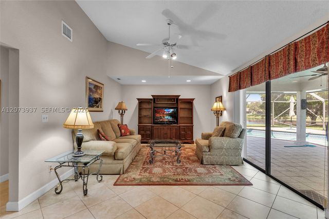 2140 SW 97th Ln, Davie, FL 33324
