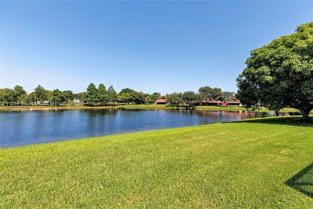 2140 SW 97th Ln, Davie, FL 33324
