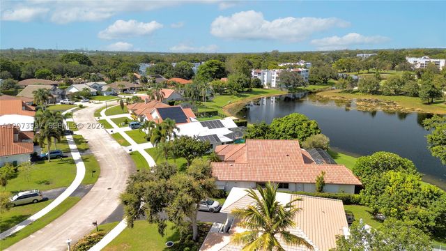 2140 SW 97th Ln, Davie, FL 33324