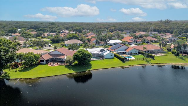2140 SW 97th Ln, Davie, FL 33324
