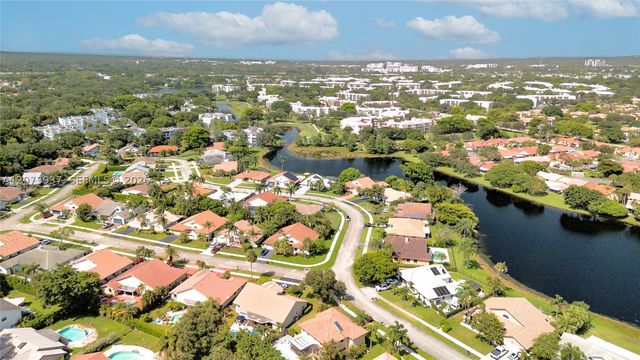 2140 SW 97th Ln, Davie, FL 33324