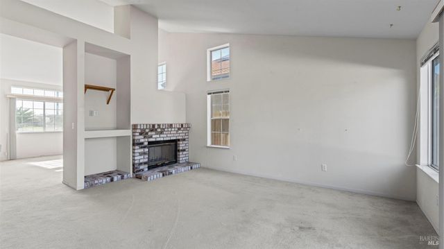 954 Iron Dr, Vacaville, CA 95687