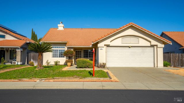 954 Iron Dr, Vacaville, CA 95687