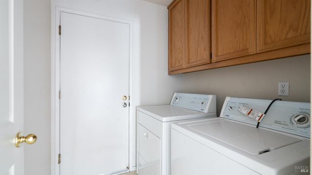 954 Iron Dr, Vacaville, CA 95687