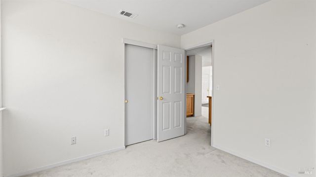 954 Iron Dr, Vacaville, CA 95687