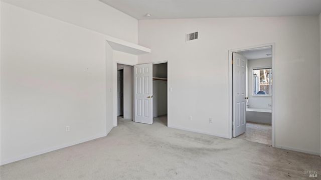 954 Iron Dr, Vacaville, CA 95687