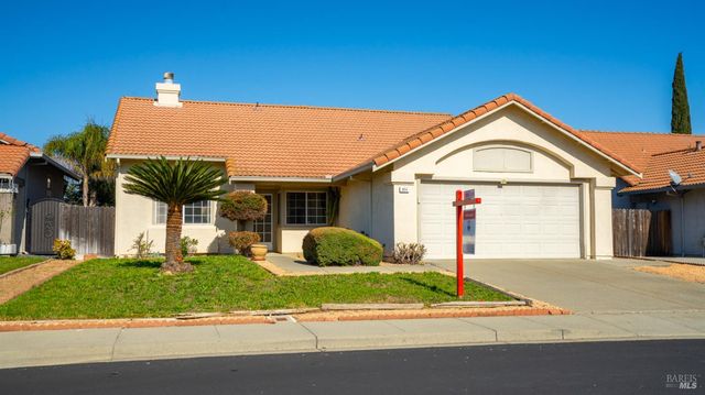 954 Iron Dr, Vacaville, CA 95687