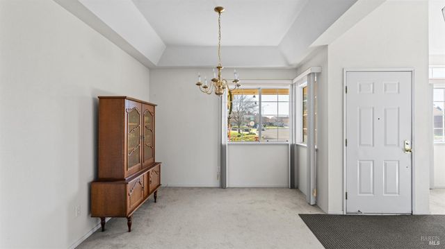 954 Iron Dr, Vacaville, CA 95687