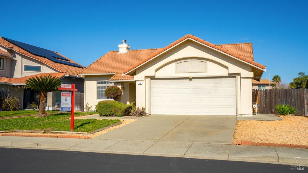 954 Iron Dr, Vacaville, CA 95687