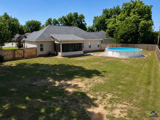 100 McEwen Court, Perry, GA 31069