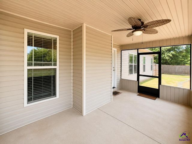 100 McEwen Court, Perry, GA 31069