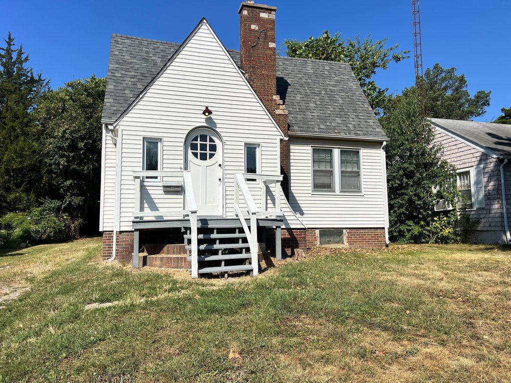 Image 1 of property listing at 605 S 24th Street, Mt Vernon, IL 62864