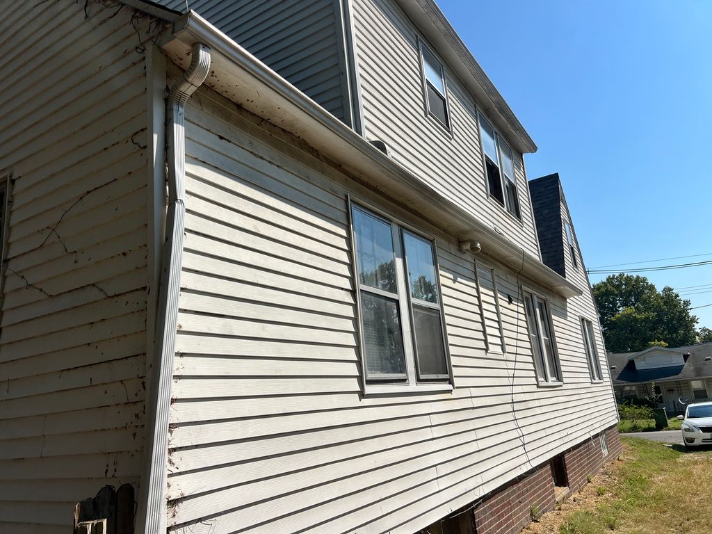 Image 2 of property listing at 605 S 24th Street, Mt Vernon, IL 62864