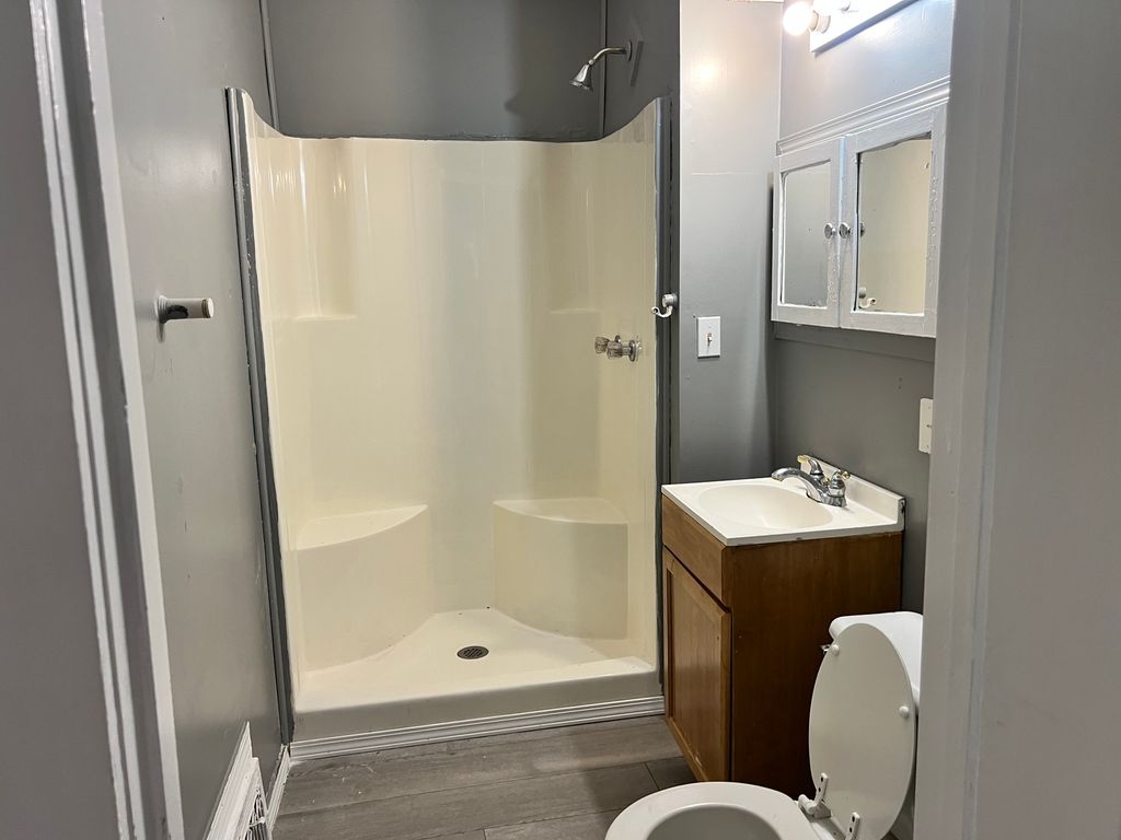 Image 12 of property listing at 605 S 24th Street, Mt Vernon, IL 62864