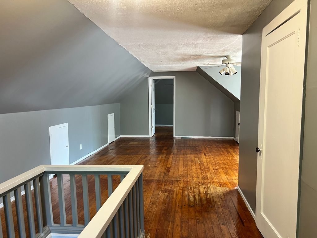Image 13 of property listing at 605 S 24th Street, Mt Vernon, IL 62864