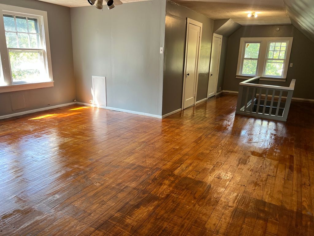 Image 17 of property listing at 605 S 24th Street, Mt Vernon, IL 62864