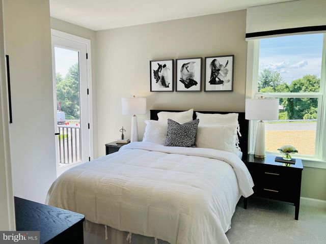 246 HICKORY HOLLOW CT, Cockeysville, MD 21030