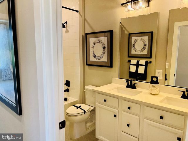 246 HICKORY HOLLOW CT, Cockeysville, MD 21030