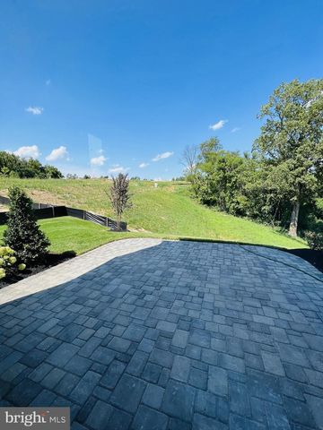 246 HICKORY HOLLOW CT, Cockeysville, MD 21030