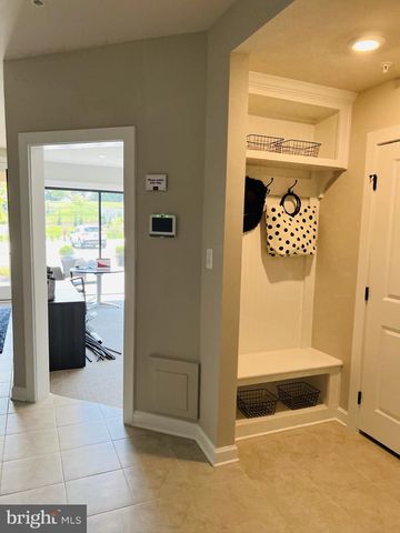 246 HICKORY HOLLOW CT, Cockeysville, MD 21030