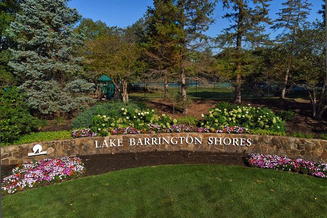 640 Old Barn Road C, Lake Barrington, IL 60010