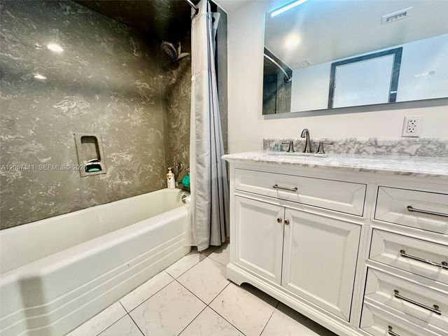 800 NE 195th Street 314, Miami, FL 33179