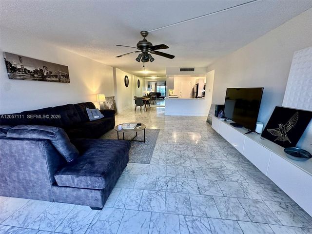 800 NE 195th Street 314, Miami, FL 33179