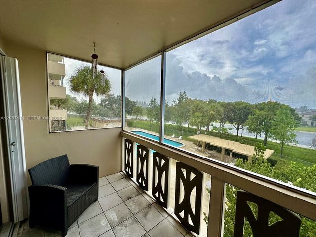 800 NE 195th Street 314, Miami, FL 33179