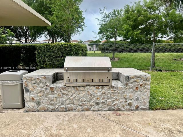 800 NE 195th Street 314, Miami, FL 33179