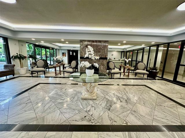800 NE 195th Street 314, Miami, FL 33179