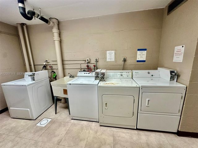 800 NE 195th Street 314, Miami, FL 33179