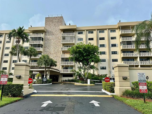 800 NE 195th Street 314, Miami, FL 33179