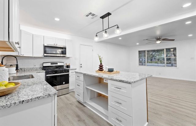 1115 Phillips Drive, Brownwood, TX 76801