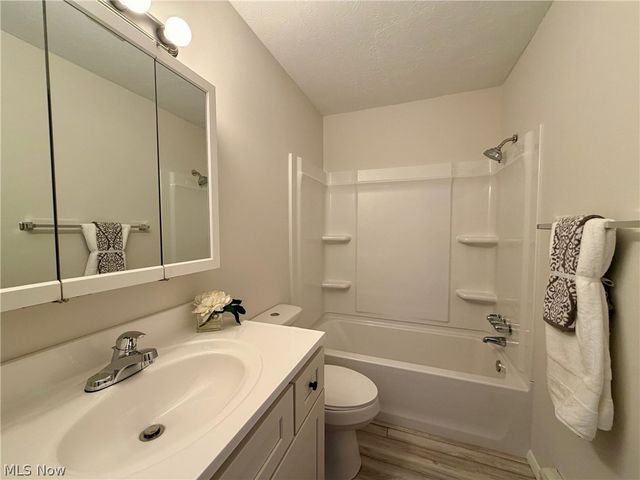31622 N Marginal Drive B-105, Willowick, OH 44095