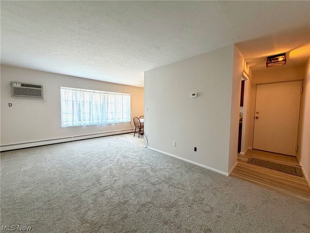 31622 N Marginal Drive B-105, Willowick, OH 44095