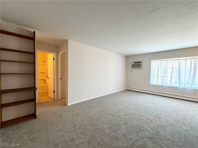 31622 N Marginal Drive B-105, Willowick, OH 44095