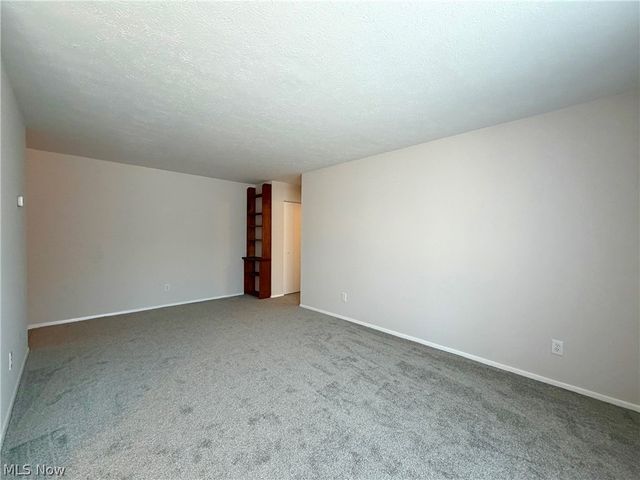 31622 N Marginal Drive B-105, Willowick, OH 44095