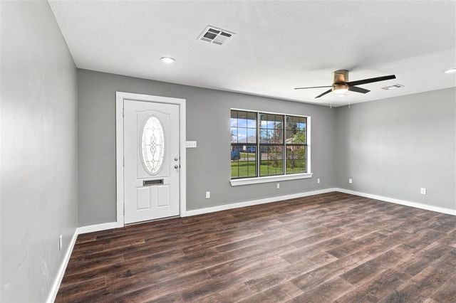 1016 Ann St Street, Westlake, LA 70669