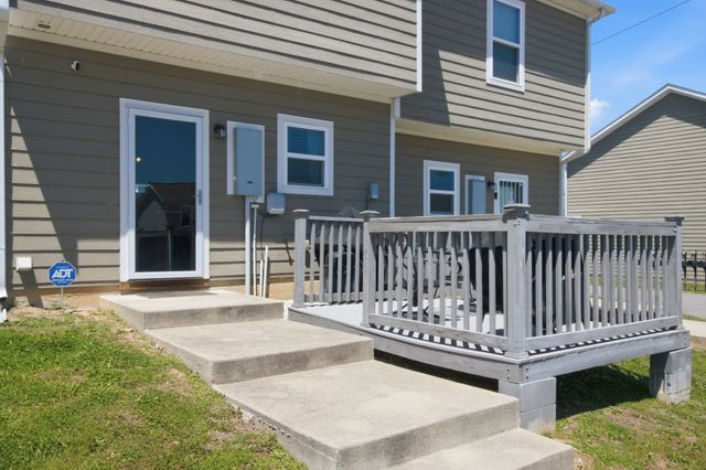 351 David Bolin Dr, La Vergne, TN 37086