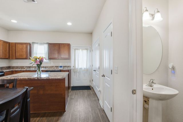 351 David Bolin Dr, La Vergne, TN 37086