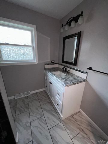 1807 Hemmeter Road, Saginaw, MI 48638