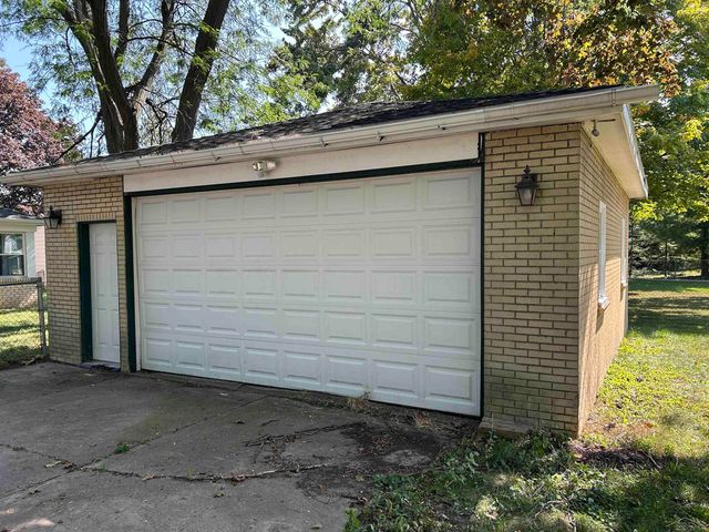 1807 Hemmeter Road, Saginaw, MI 48638