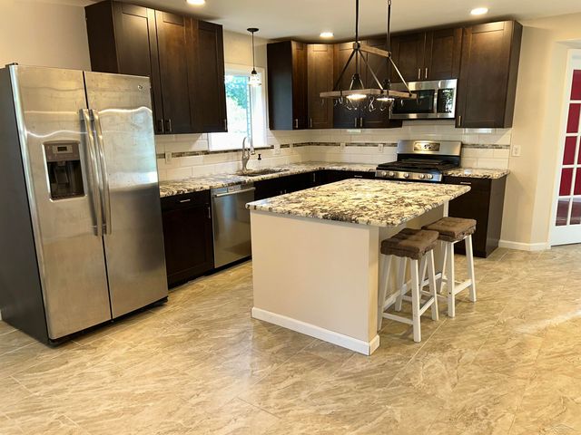 1807 Hemmeter Road, Saginaw, MI 48638