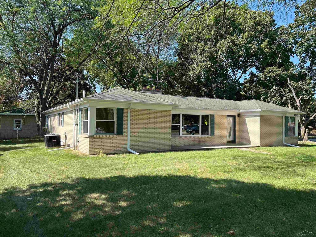 1807 Hemmeter Road, Saginaw, MI 48638